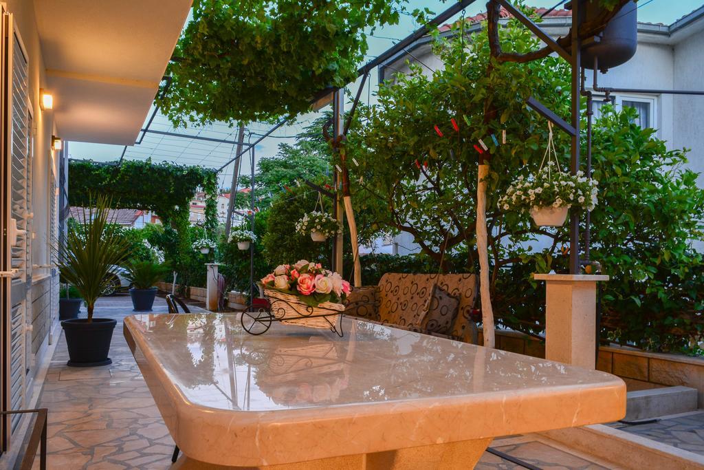 Luxury Apartments Villa Tea โตรกีร์ ภายนอก รูปภาพ
