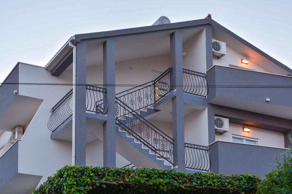 Luxury Apartments Villa Tea โตรกีร์ ภายนอก รูปภาพ
