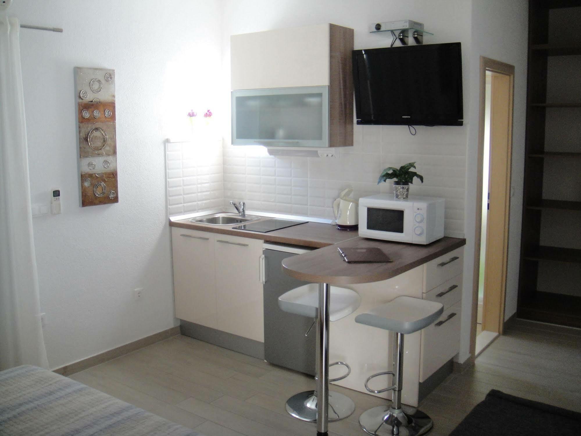 Luxury Apartments Villa Tea โตรกีร์ ภายนอก รูปภาพ
