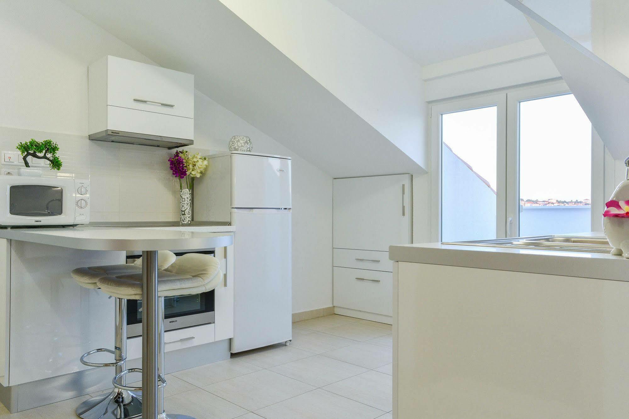 Luxury Apartments Villa Tea โตรกีร์ ภายนอก รูปภาพ