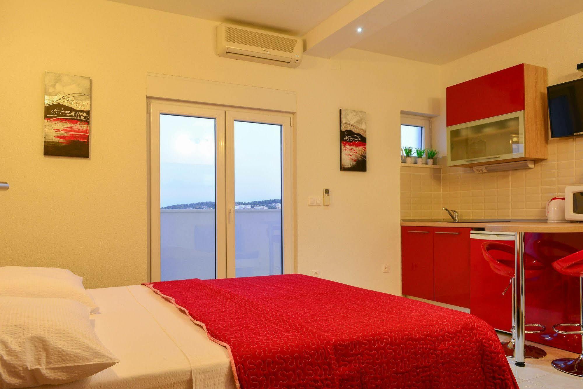 Luxury Apartments Villa Tea โตรกีร์ ภายนอก รูปภาพ