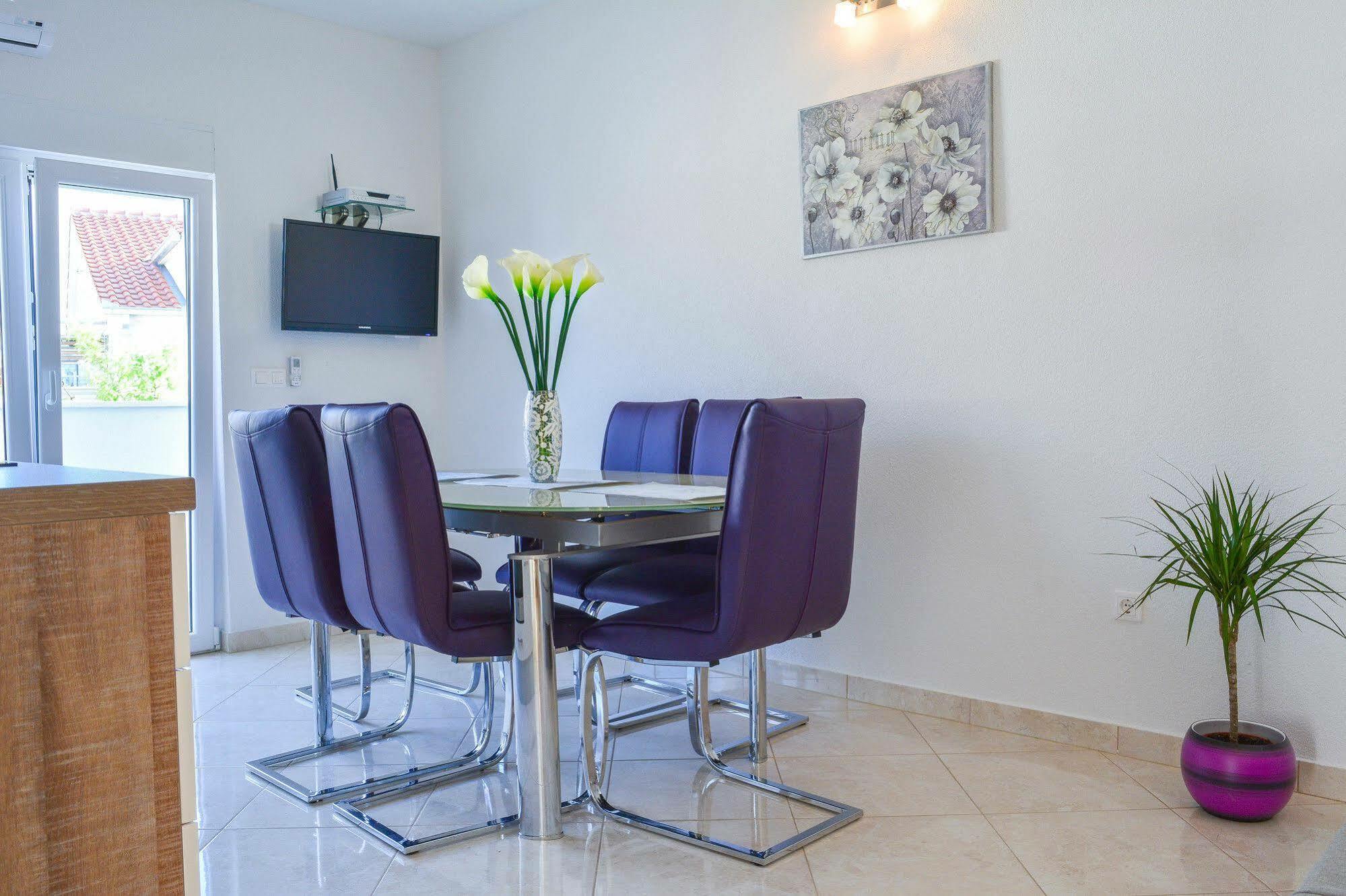 Luxury Apartments Villa Tea โตรกีร์ ภายนอก รูปภาพ