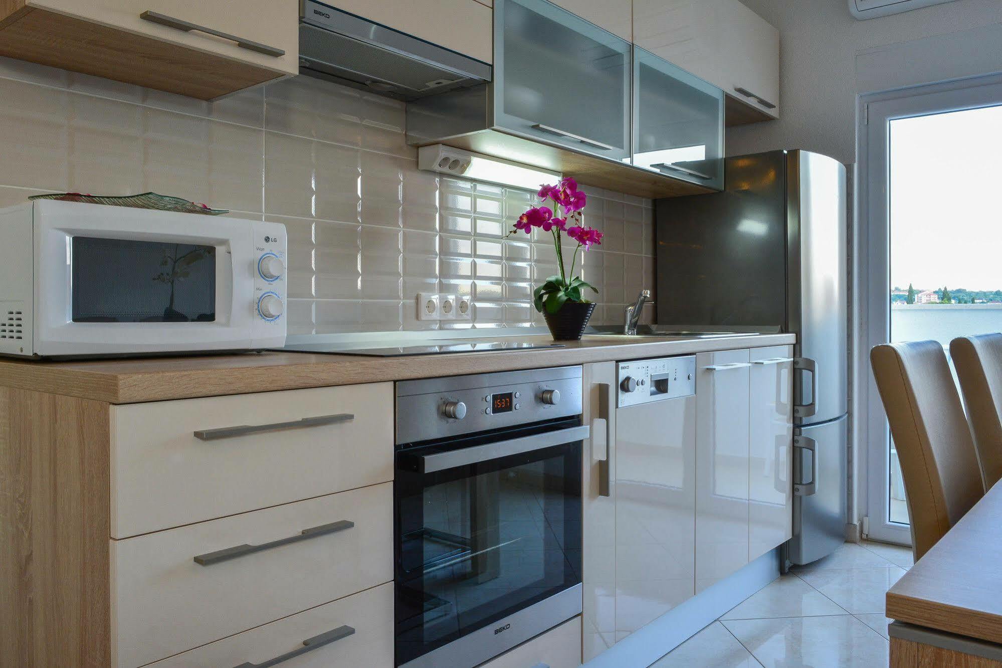 Luxury Apartments Villa Tea โตรกีร์ ภายนอก รูปภาพ
