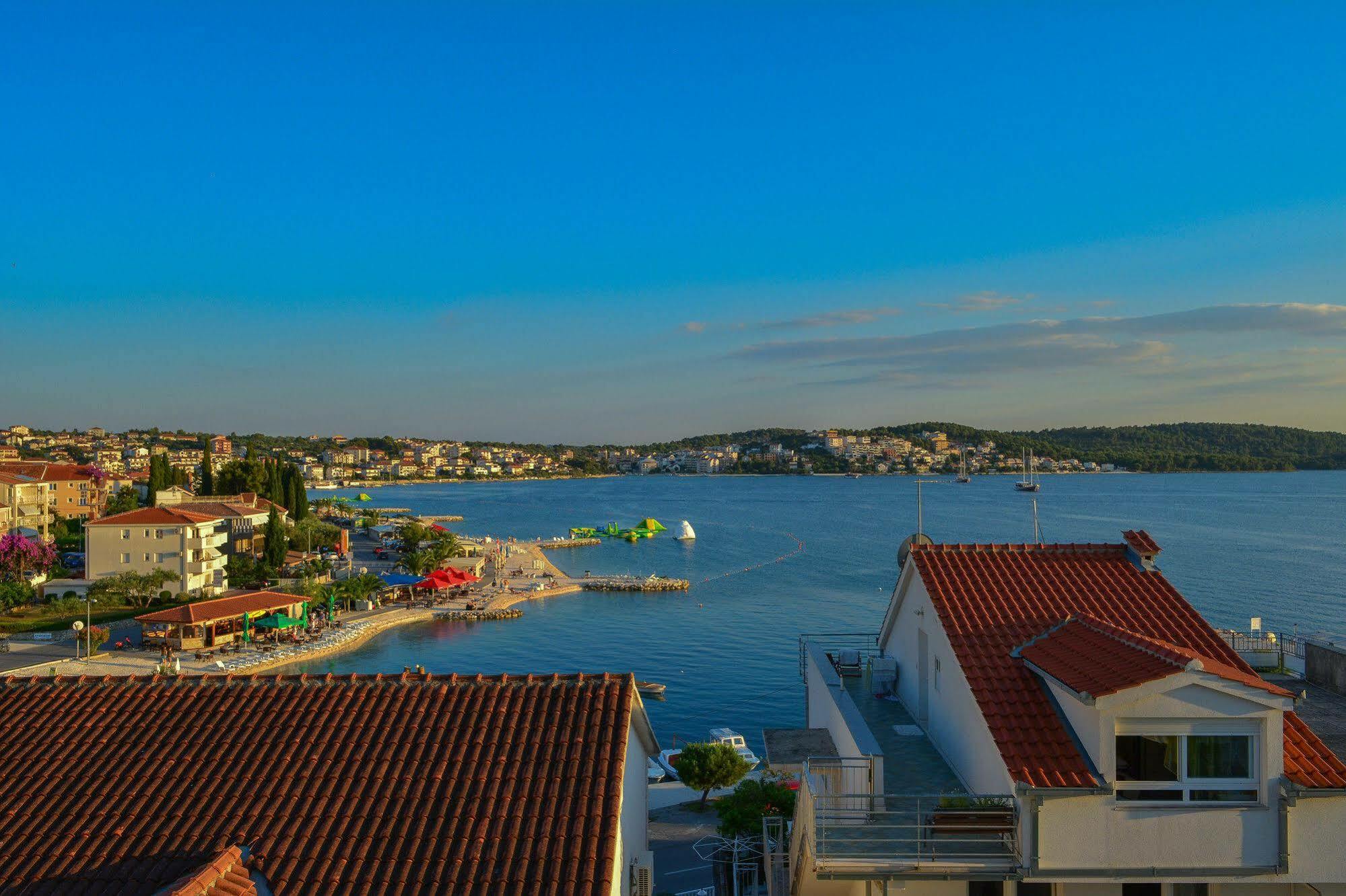 Luxury Apartments Villa Tea โตรกีร์ ภายนอก รูปภาพ